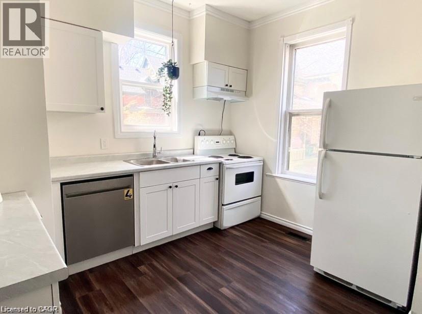 17 HILDA Place Unit# A, Kitchener, Ontario, N2G1K4 — Photo 3