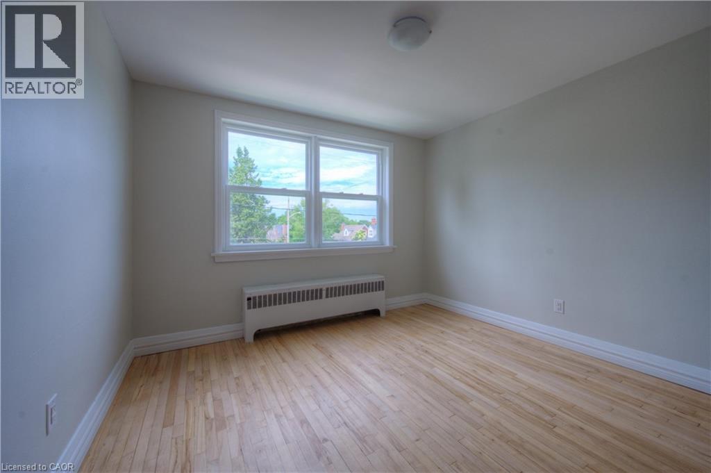 141 CHAPEL Street Unit# 9, Kitchener, Ontario, N2H2T6 — Photo 12