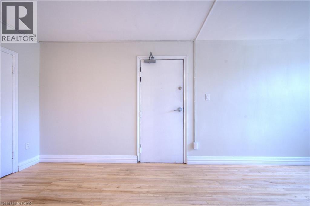 141 CHAPEL Street Unit# 9, Kitchener, Ontario, N2H2T6 — Photo 6