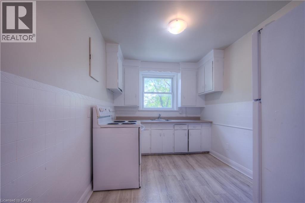 141 CHAPEL Street Unit# 9, Kitchener, Ontario, N2H2T6 — Photo 7