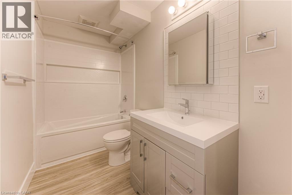 40 DANIEL Avenue Unit# 2, Kitchener, Ontario, N2K2E9 — Photo 2
