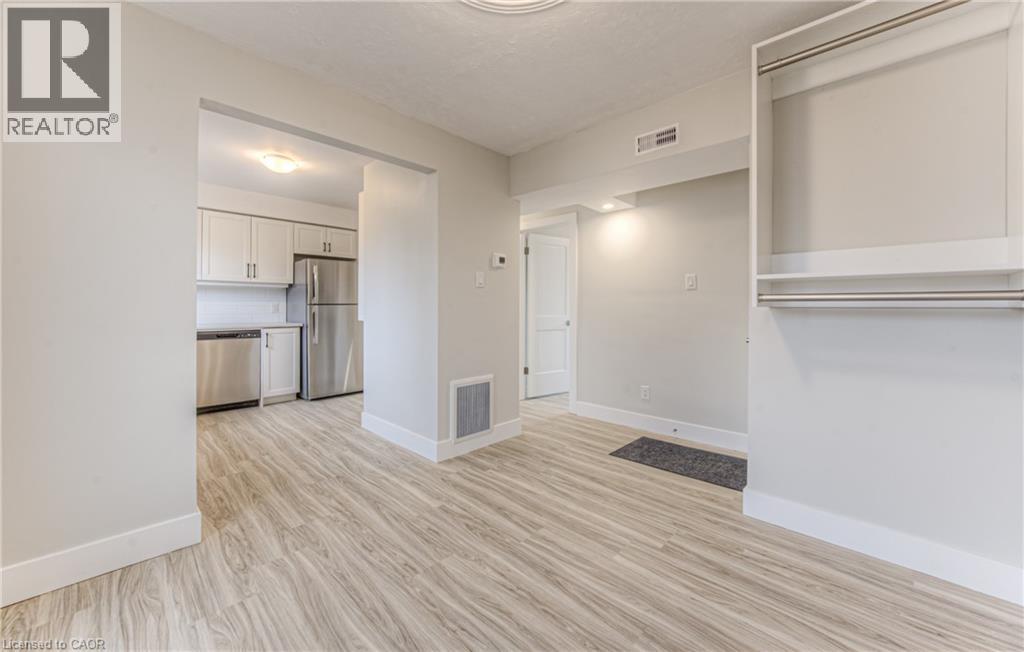 40 DANIEL Avenue Unit# 2, Kitchener, Ontario, N2K2E9 — Photo 8