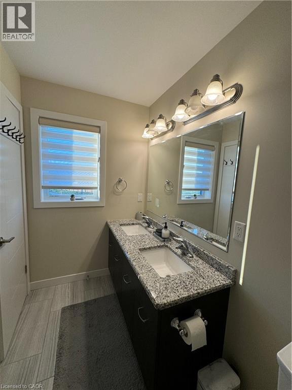 897 ROBERT FERRIE Drive, Kitchener, Ontario, N2R0P2 — Photo 4