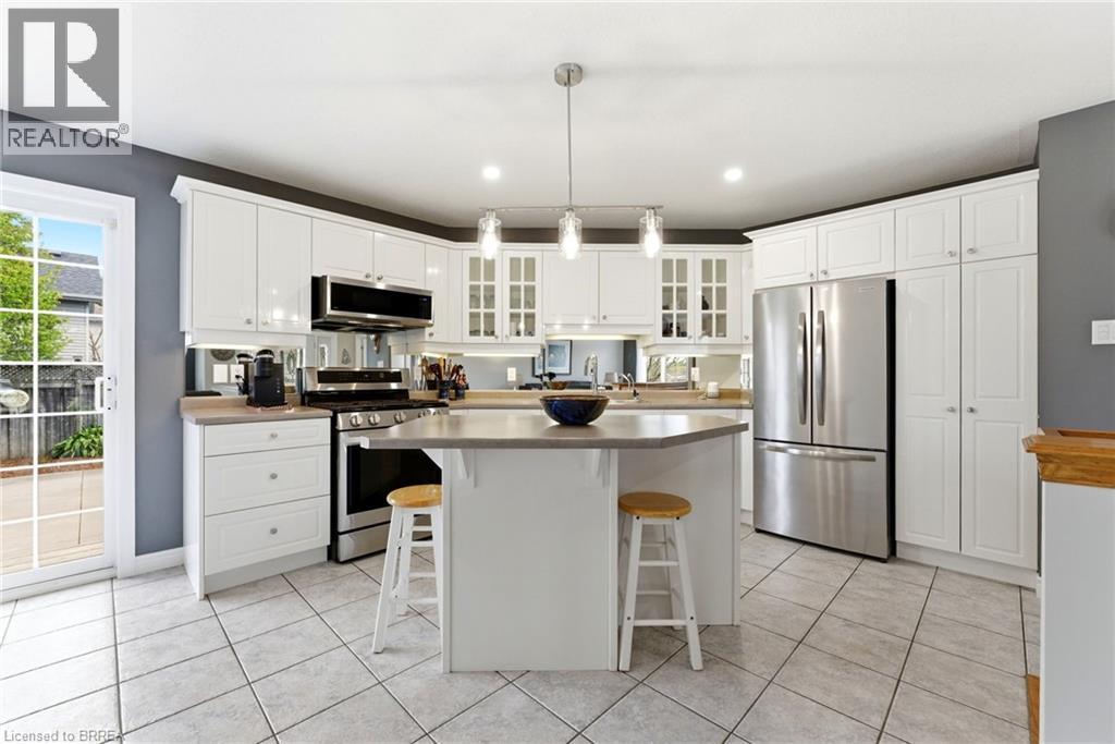33 MARGARET Drive, St. George, Ontario, N0E1N0 — Photo 4