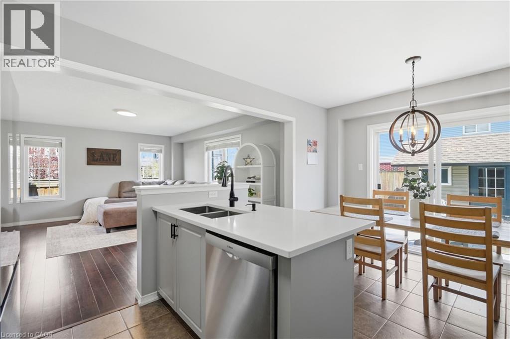 3 CLEGHORN Drive, Binbrook, Ontario, L0R1C0 — Photo 10