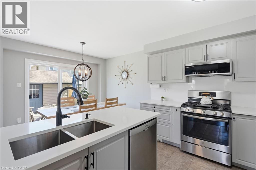 3 CLEGHORN Drive, Binbrook, Ontario, L0R1C0 — Photo 9