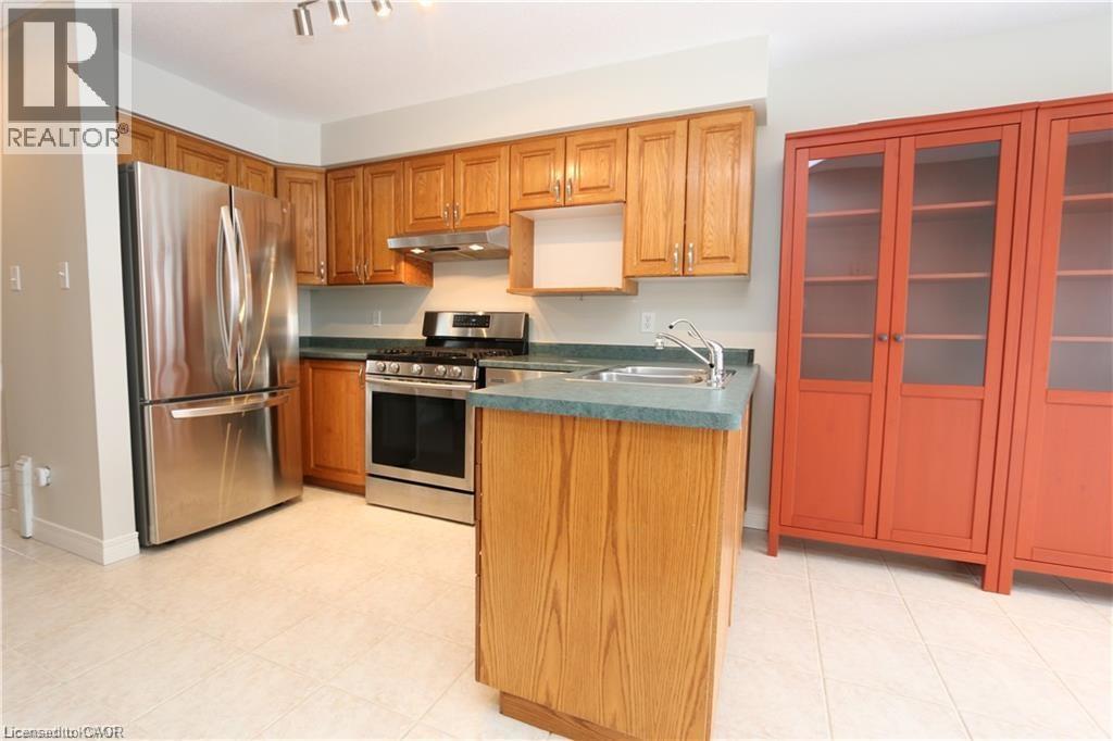 448-A HARBOUR VIEW Crescent, Waterloo, Ontario, N2K4A3 — Photo 3