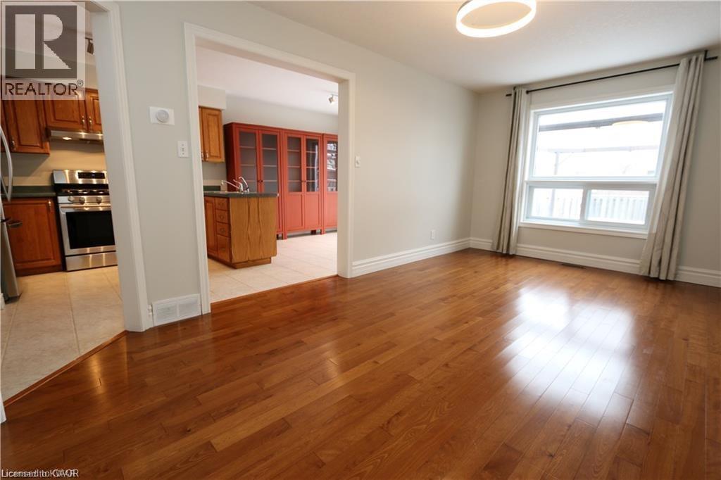448-A HARBOUR VIEW Crescent, Waterloo, Ontario, N2K4A3 — Photo 7