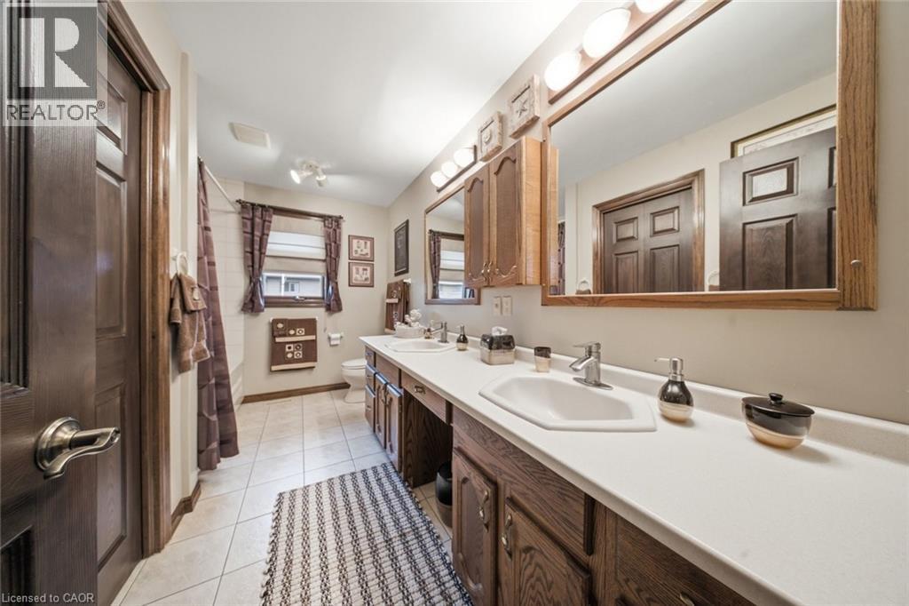2 VIOLA Court, Delhi, Ontario, N4B3C9 — Photo 16
