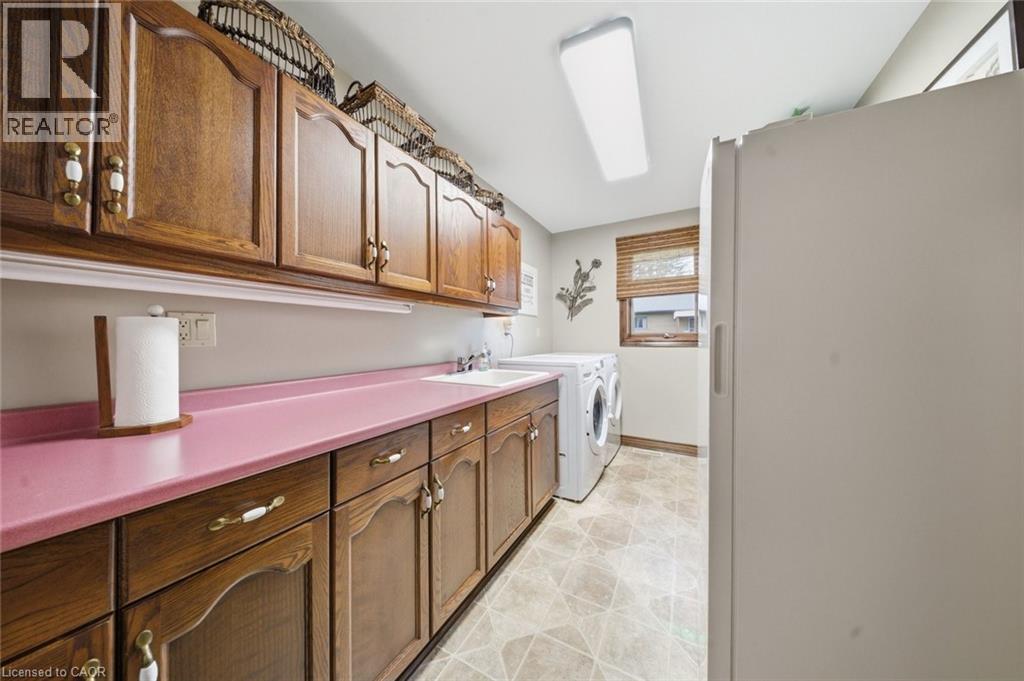 2 VIOLA Court, Delhi, Ontario, N4B3C9 — Photo 17
