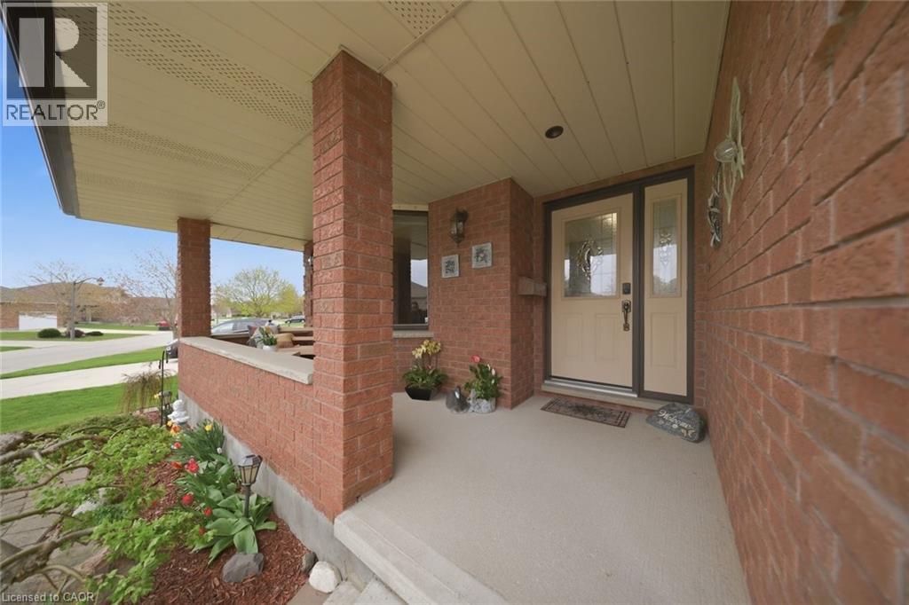 2 VIOLA Court, Delhi, Ontario, N4B3C9 — Photo 4