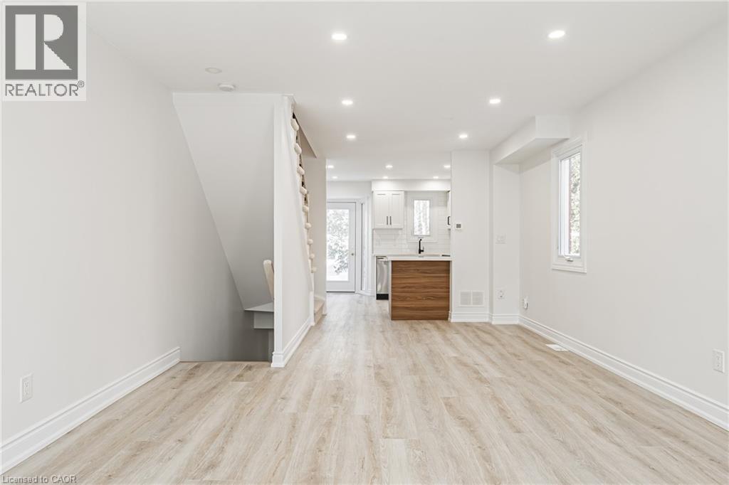 895 MAPLE Avenue Unit# 101, Burlington, Ontario, L7S2H7 — Photo 12