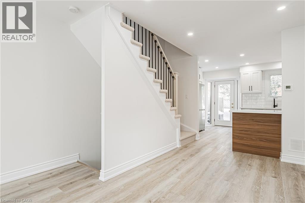 895 MAPLE Avenue Unit# 101, Burlington, Ontario, L7S2H7 — Photo 13