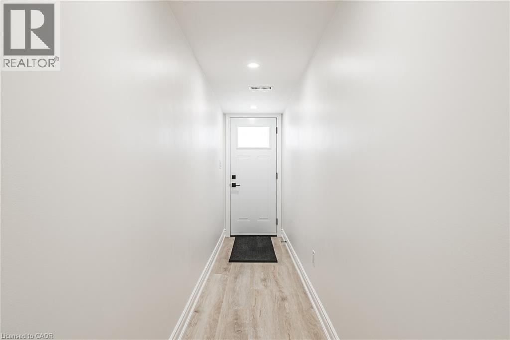 895 MAPLE Avenue Unit# 101, Burlington, Ontario, L7S2H7 — Photo 3