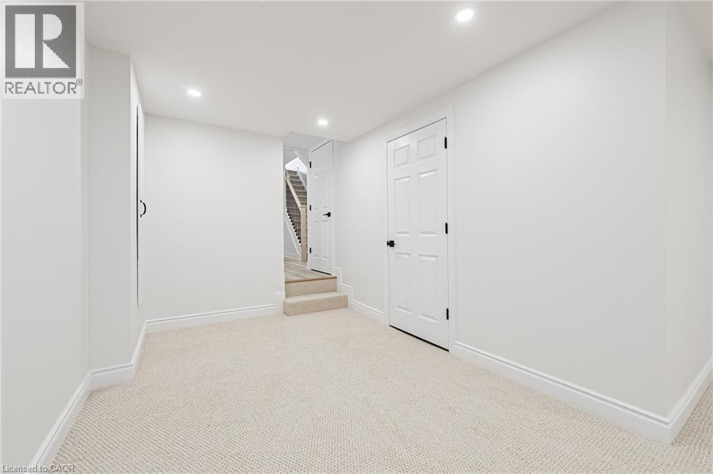895 MAPLE Avenue Unit# 101, Burlington, Ontario, L7S2H7 — Photo 6