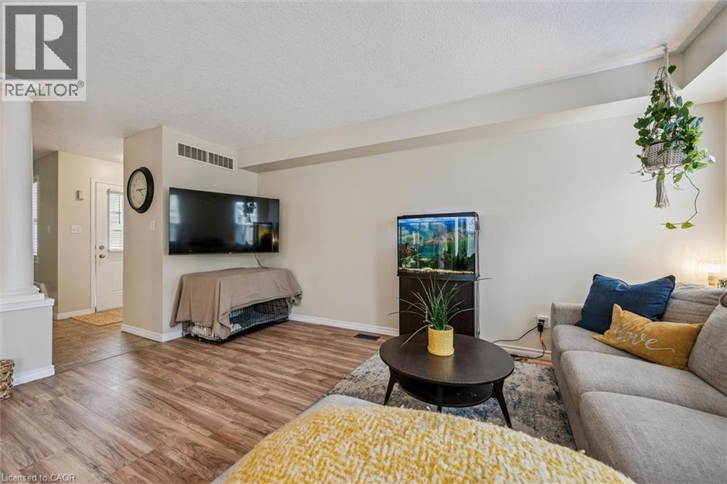 51 CANNES Street, Kitchener, Ontario, N2R1V1 — Photo 7