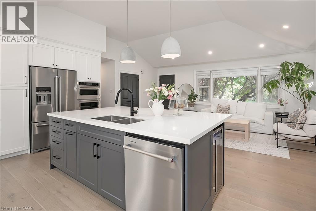 564 MAPLEHILL Drive, Burlington, Ontario, L7N2W3 — Photo 11
