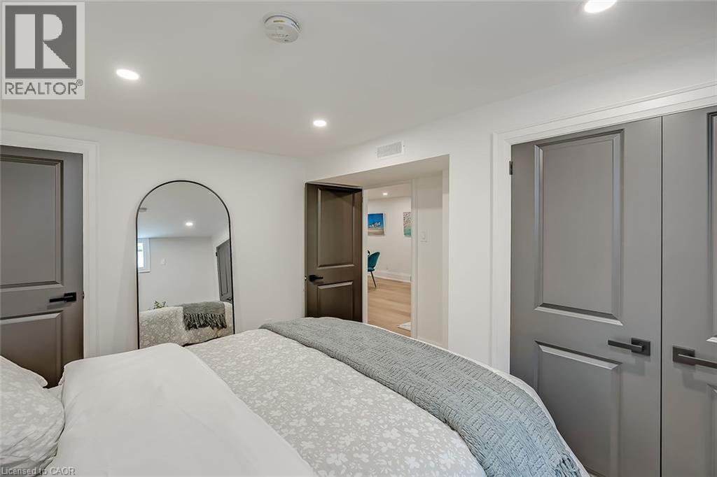 564 MAPLEHILL Drive, Burlington, Ontario, L7N2W3 — Photo 36