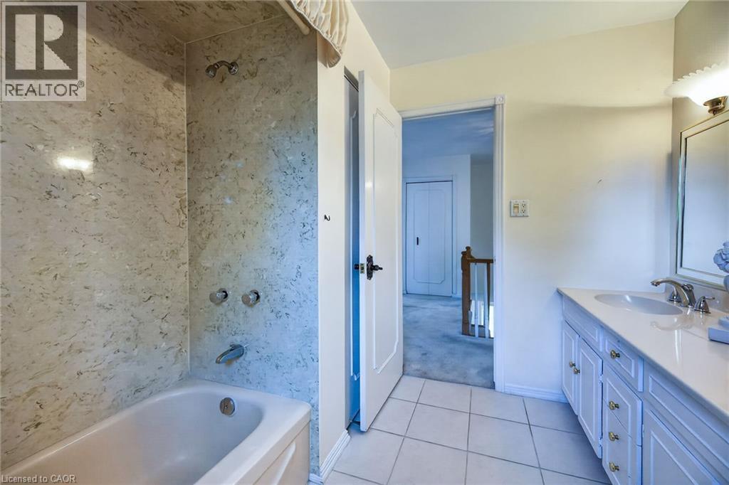 126 FOREST HILL Crescent, Hamilton, Ontario, L8K5V4 — Photo 40