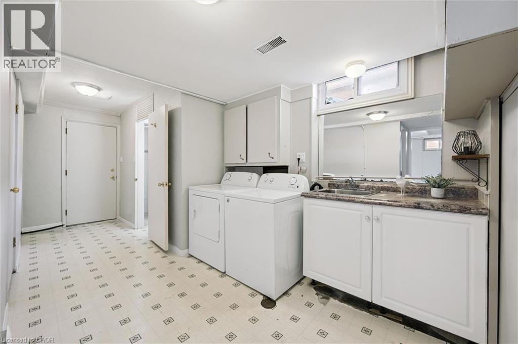95 WEICHEL Street, Kitchener, Ontario, N2M2A7 — Photo 36
