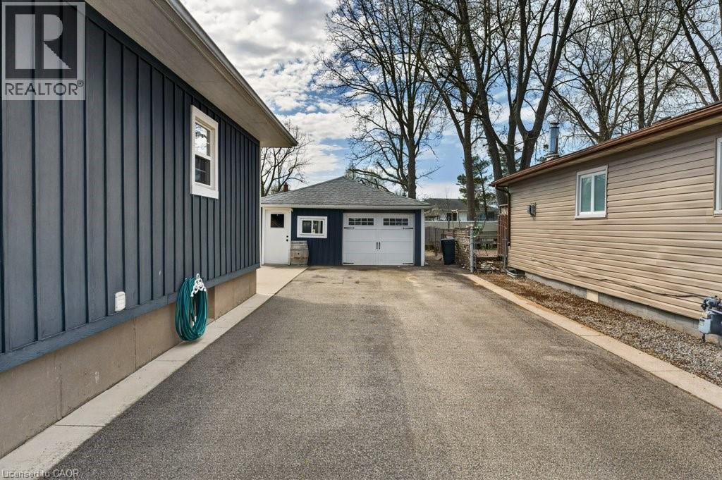 34 ADMIRAL Road, St. Catharines, Ontario, L2P1G6 — Photo 25