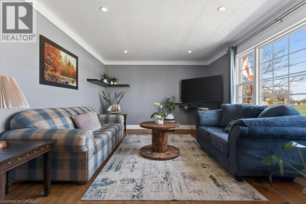 34 ADMIRAL Road, St. Catharines, Ontario, L2P1G6 — Photo 8