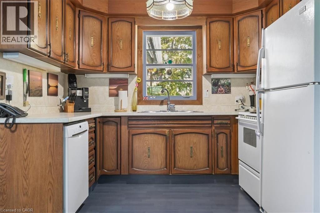 2117 EDINBURGH Drive, Burlington, Ontario, L7R2C8 — Photo 17