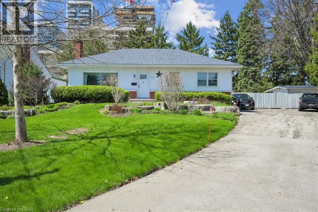 2117 EDINBURGH Drive, Burlington, Ontario, L7R2C8 — Photo 3