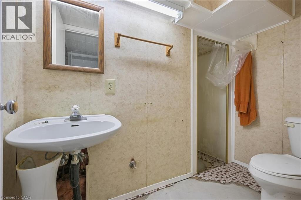 2117 EDINBURGH Drive, Burlington, Ontario, L7R2C8 — Photo 33