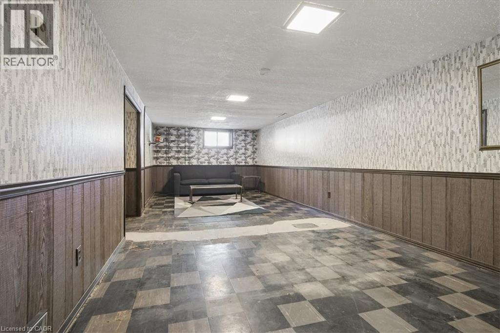 2117 EDINBURGH Drive, Burlington, Ontario, L7R2C8 — Photo 36