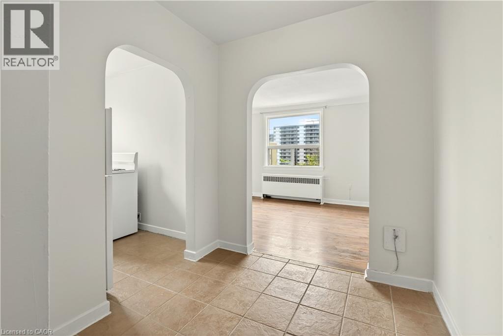 118 ST. JOSEPH'S Drive Unit# 401, Hamilton, Ontario, L8N2E7 — Photo 4