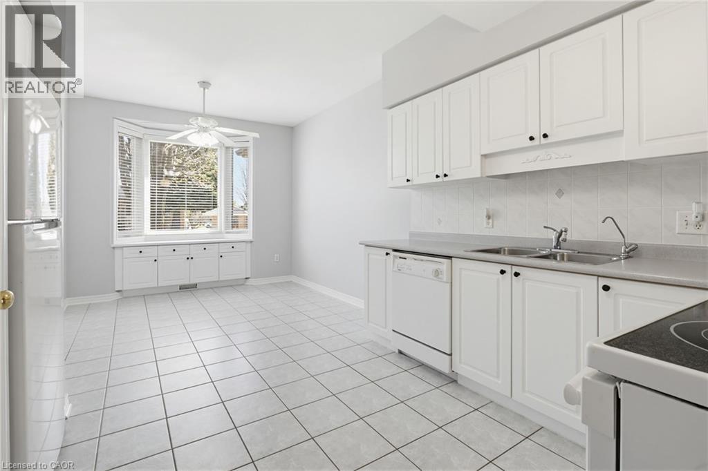 34 GREENTRAIL Drive, Mount Hope, Ontario, L0R1W0 — Photo 6