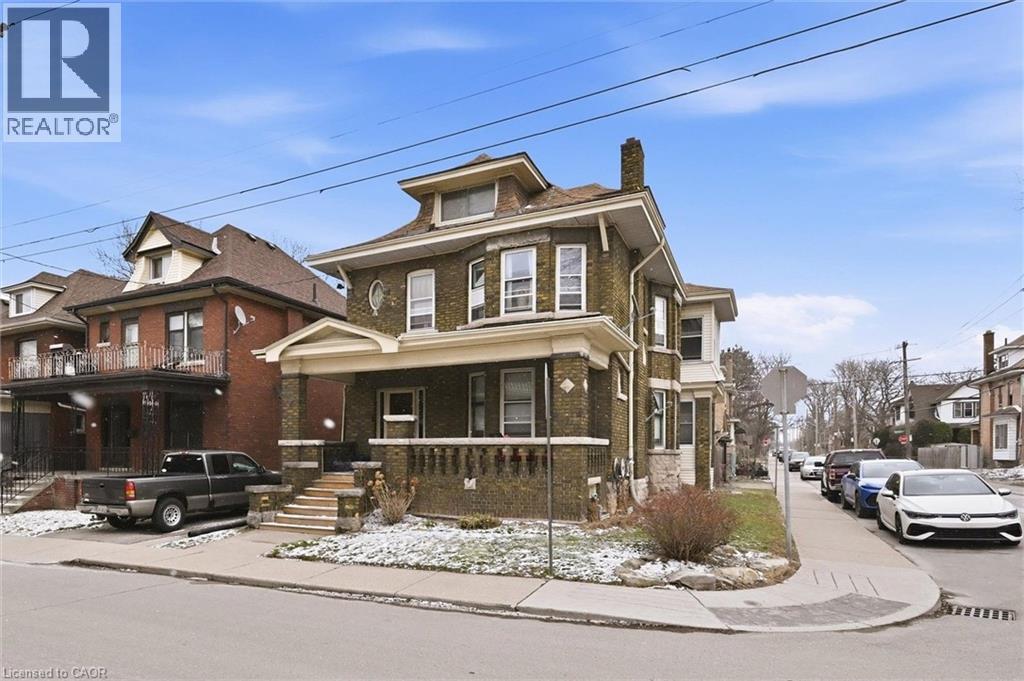 81 CARRICK Avenue, Hamilton, Ontario, L8M2W4 — Photo 2