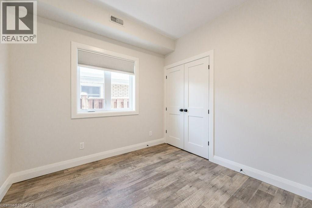153 WENTWORTH Avenue Unit# A, Kitchener, Ontario, N2M3S3 — Photo 16