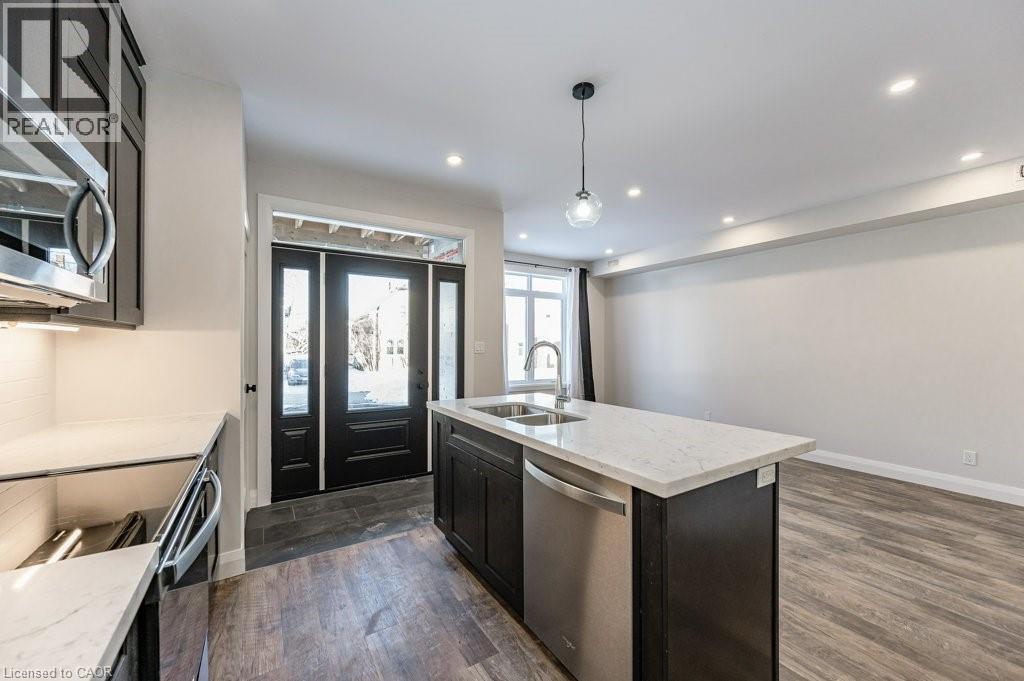 153 WENTWORTH Avenue Unit# A, Kitchener, Ontario, N2M3S3 — Photo 3