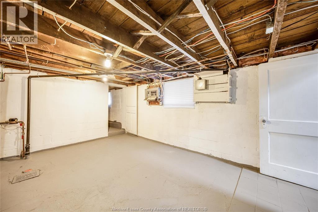 1046 ELSMERE, Windsor, Ontario, N9A2B2 — Photo 33