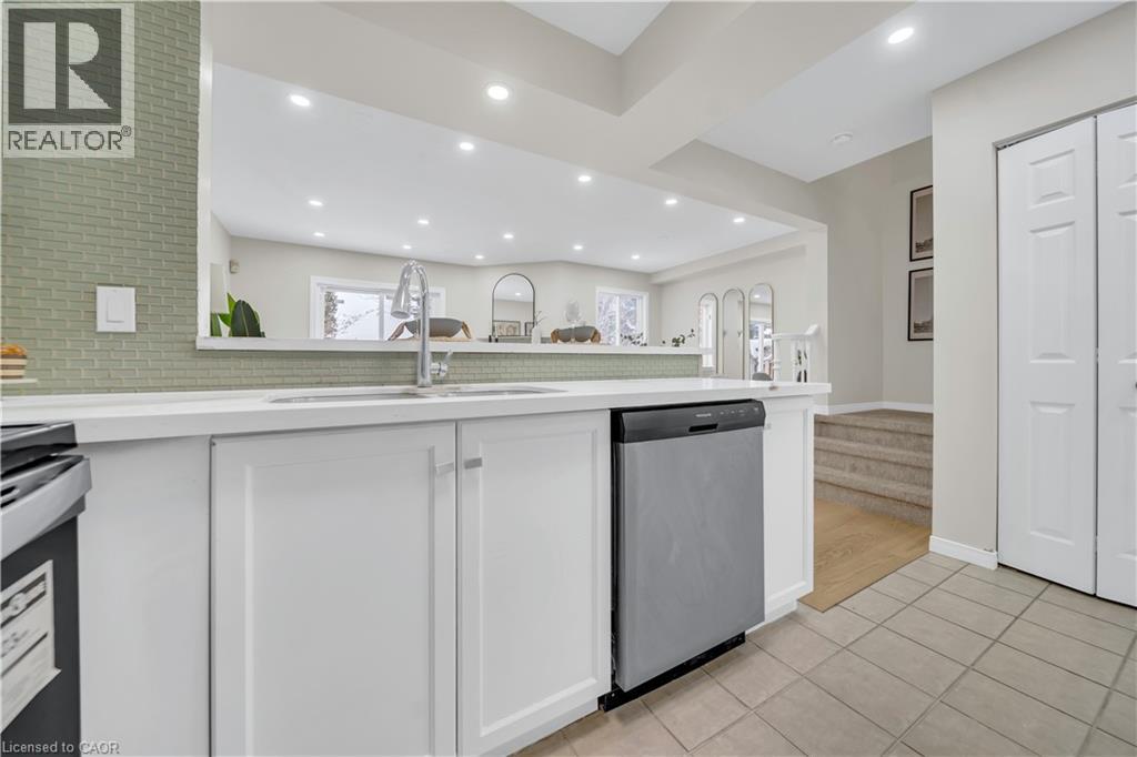 540 MARINER Drive, Waterloo, Ontario, N2K3Y8 — Photo 12