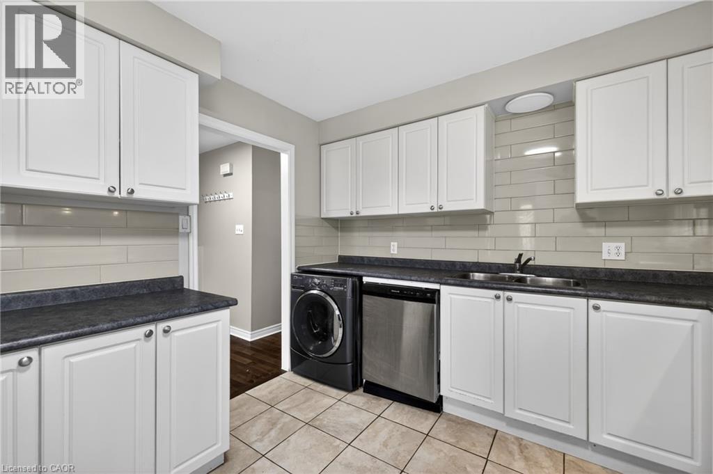 9 SANDERSON Drive, Guelph, Ontario, N1H6T7 — Photo 17