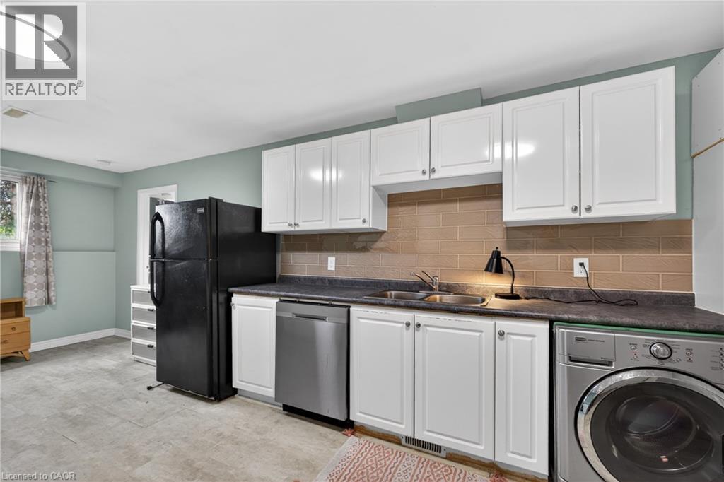 9 SANDERSON Drive, Guelph, Ontario, N1H6T7 — Photo 35