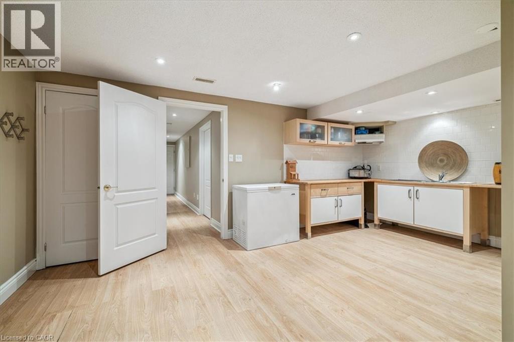 1019 NORTH SHORE Boulevard E Unit# 8, Burlington, Ontario, L7T1X8 — Photo 41