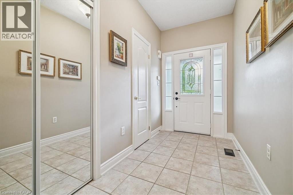 1019 NORTH SHORE Boulevard E Unit# 8, Burlington, Ontario, L7T1X8 — Photo 6