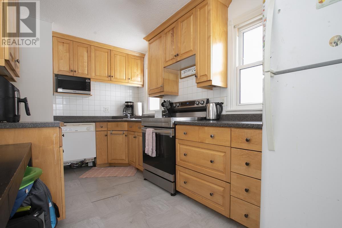 27 Weldon AVE, Sault Ste. Marie, Ontario, P6B3C4 — Photo 12