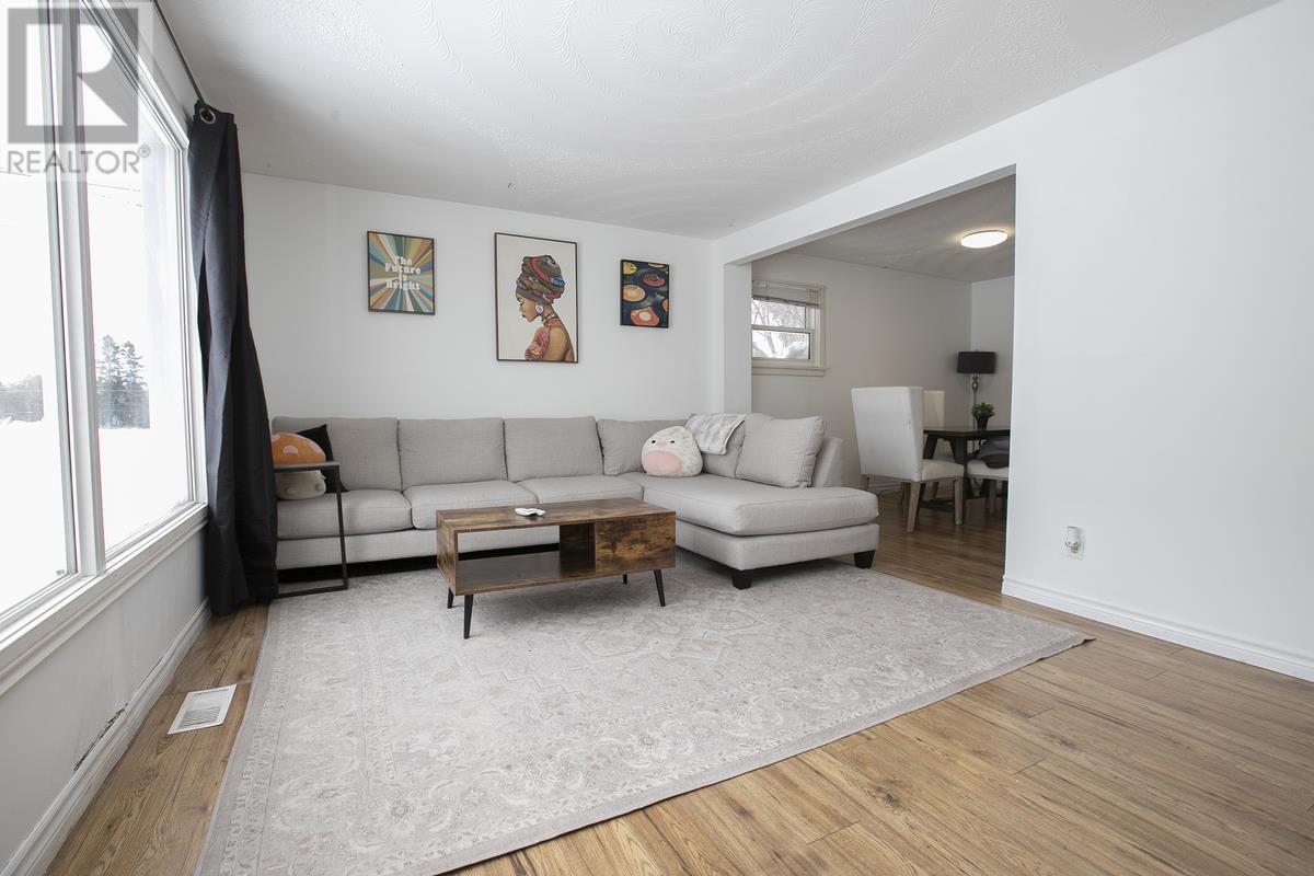 27 Weldon AVE, Sault Ste. Marie, Ontario, P6B3C4 — Photo 16