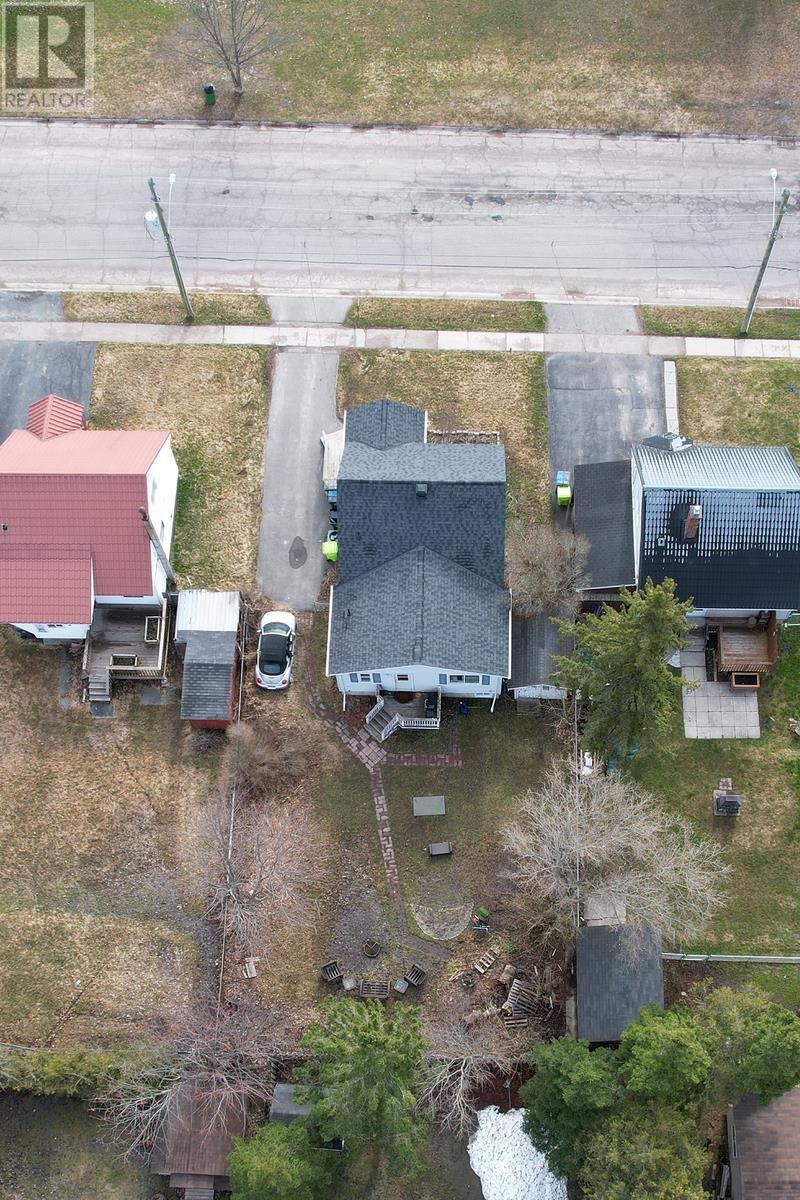 27 Weldon AVE, Sault Ste. Marie, Ontario, P6B3C4 — Photo 48