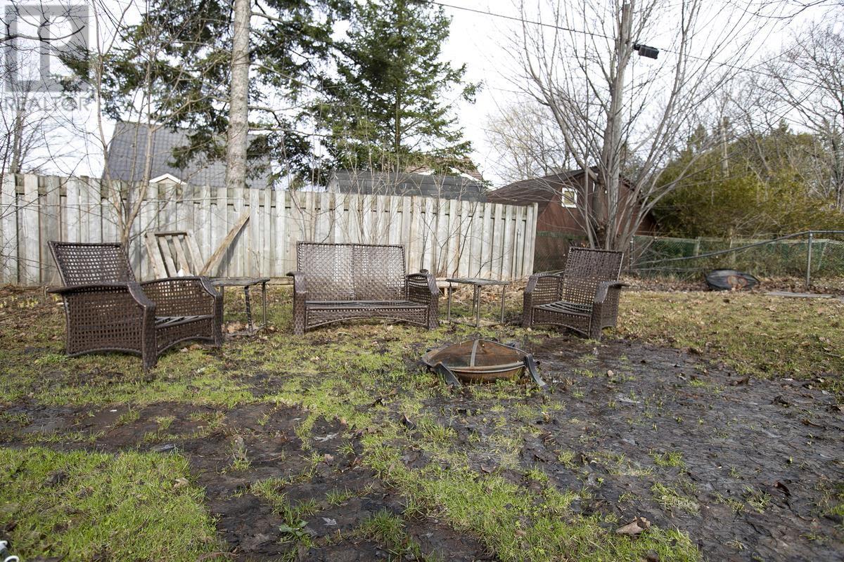 27 Weldon AVE, Sault Ste. Marie, Ontario, P6B3C4 — Photo 5