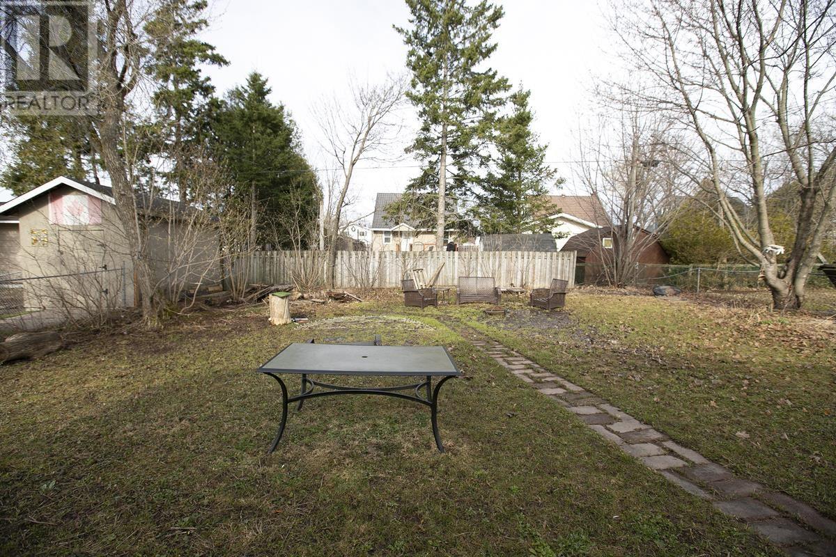 27 Weldon AVE, Sault Ste. Marie, Ontario, P6B3C4 — Photo 6
