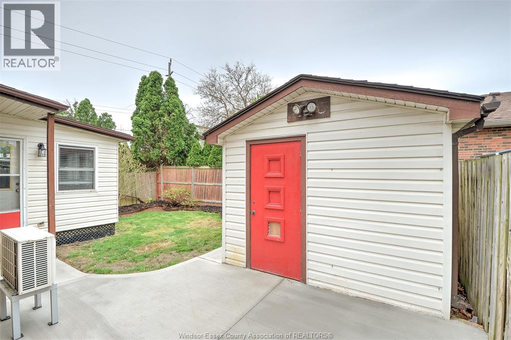 1395 BAYSWATER CRESCENT, Windsor, Ontario, N8S4K4 — Photo 3