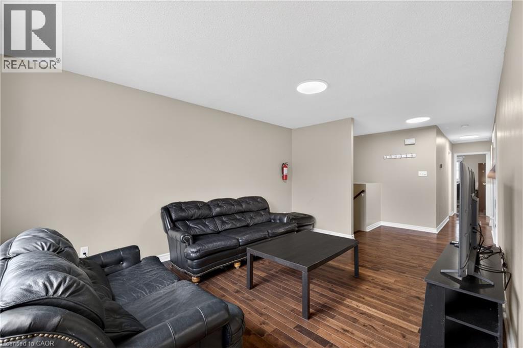 9 SANDERSON Drive, Guelph, Ontario, N1H6T7 — Photo 10