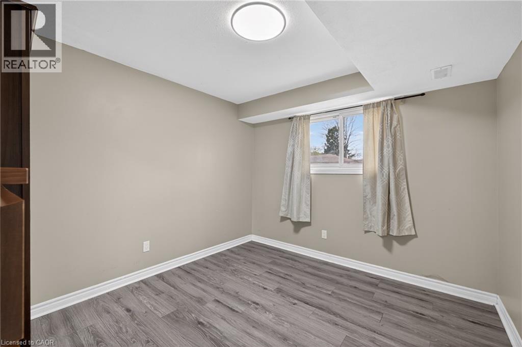 9 SANDERSON Drive, Guelph, Ontario, N1H6T7 — Photo 30