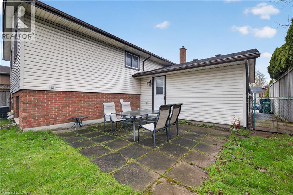 9 SANDERSON Drive, Guelph, Ontario, N1H6T7 — Photo 42